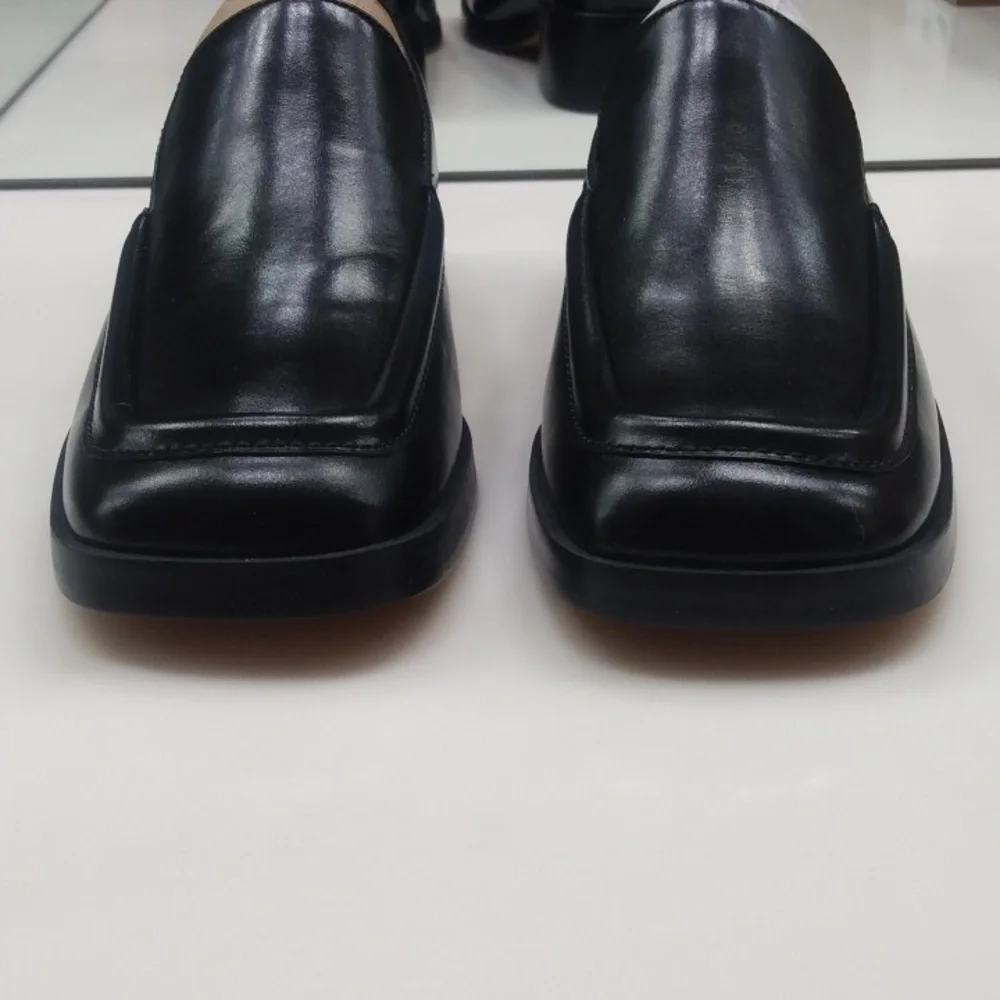 VINCE DORIS BLACK LEATHER SLIP-ON LOAFERS NWT $350
